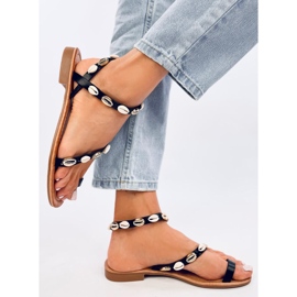 Chanclas Augello negras con conchas negro 4