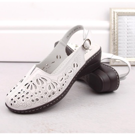 Sandalias de mujer cómodas de piel totalmente caladas, blanco, T.Sokolski L24-27 5
