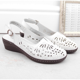 Sandalias de mujer cómodas de piel totalmente caladas, blanco, T.Sokolski L24-27 6