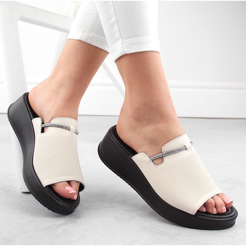 Zapatillas de cuña de mujer de piel ekri Filippo DK6067 beige 1