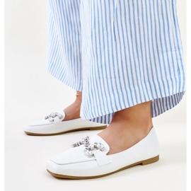 Mocasines blancos con hebilla Mali de circonitas 3