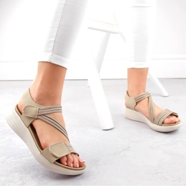 Sandalias cómodas de mujer con velcro y gomas elásticas beige eVento 7056 2