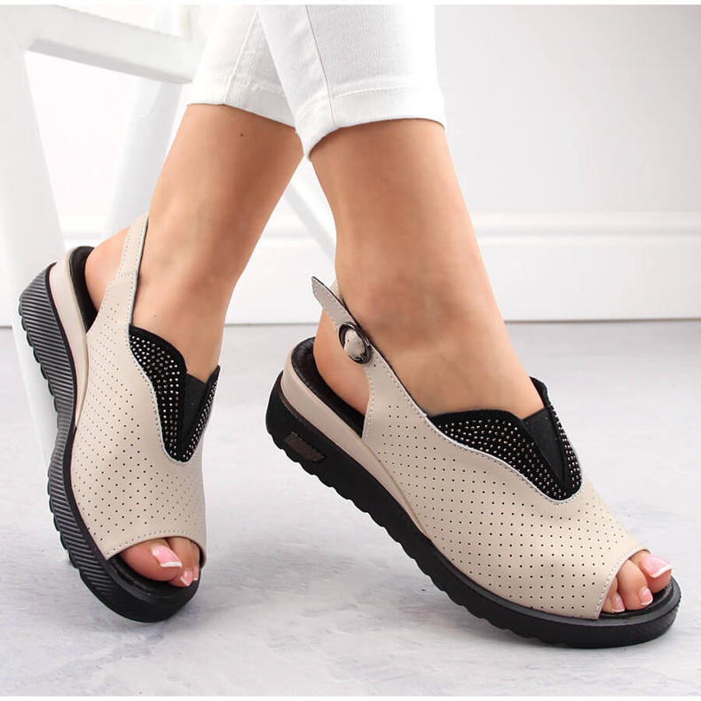 Sandalias cuña calada piel beige Filippo DS6145 1