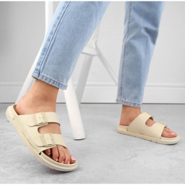 Chanclas de espuma con hebillas Big Star W INT2004C beige 4