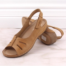 Sandalias cómodas de piel con velcro Helios W H117B marrón 6