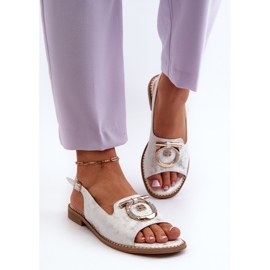 Sandalias de mujer elegantes con decoración dorada en tacones planos, plateado S.Barski KV27-053 plata 4