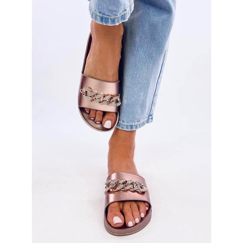 Babuchas Tilia Champagne con cadena dorado 2