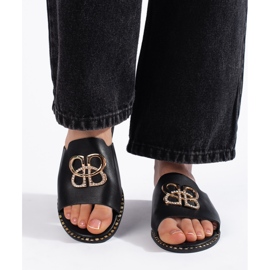 Chanclas de mujer negras con estilo. negro 1