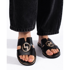 Chanclas planas negras con decoración dorada. negro 2