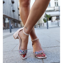 Sandalias de tacón con piedras Ghuson de colores beige 2