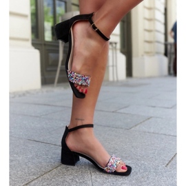 Sandalias de tacón con piedras Ghuson de colores negro 2
