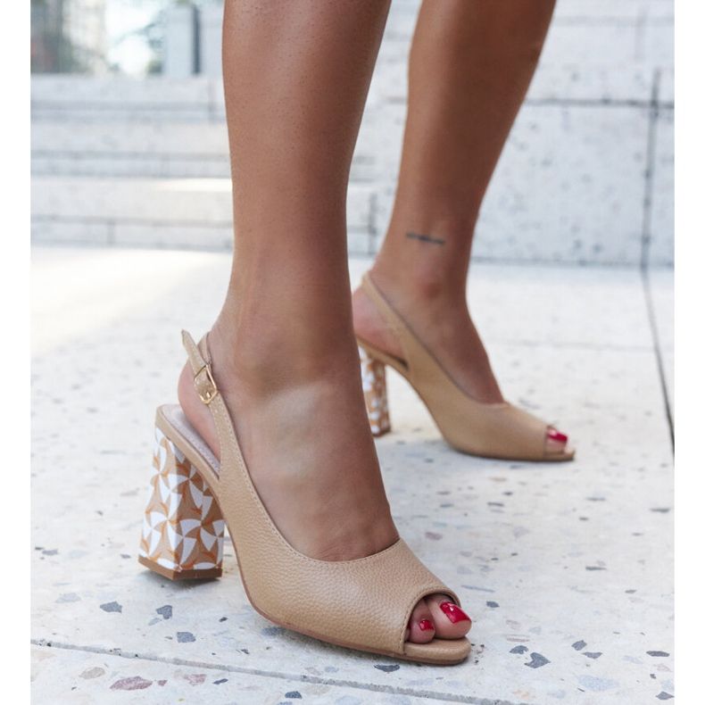 Sandalias Hasna de tacón alto con tacón decorativo. beige 1 Sandalias Hasna de tacón alto con tacón decorativo. beige 1