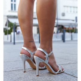 Sandalias de tacón decoradas con circonitas Nader plata 3