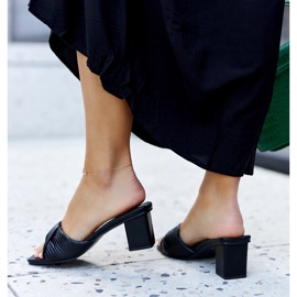 Chanclas tacón Batari negro 3