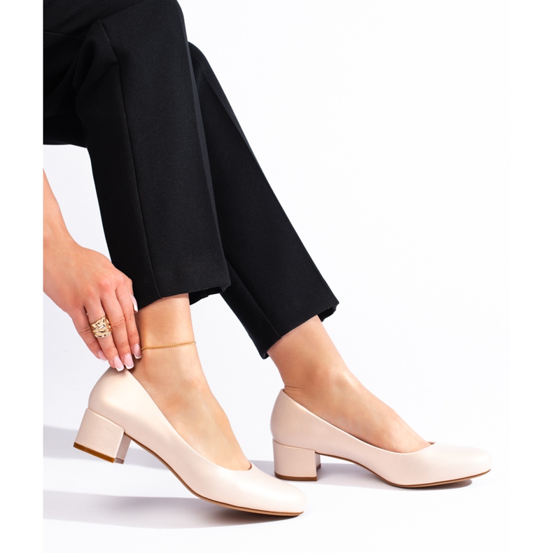 Elegantes zapatos de tacón bajo con perlas de Sergio Leone beige 1