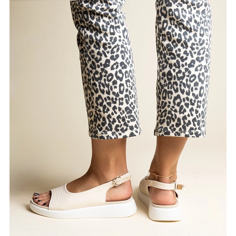 Sandalias beige con suela gruesa de Hamond 2