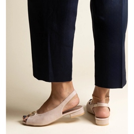 Sandalias slip-on beige con tacón bajo Teyla 2