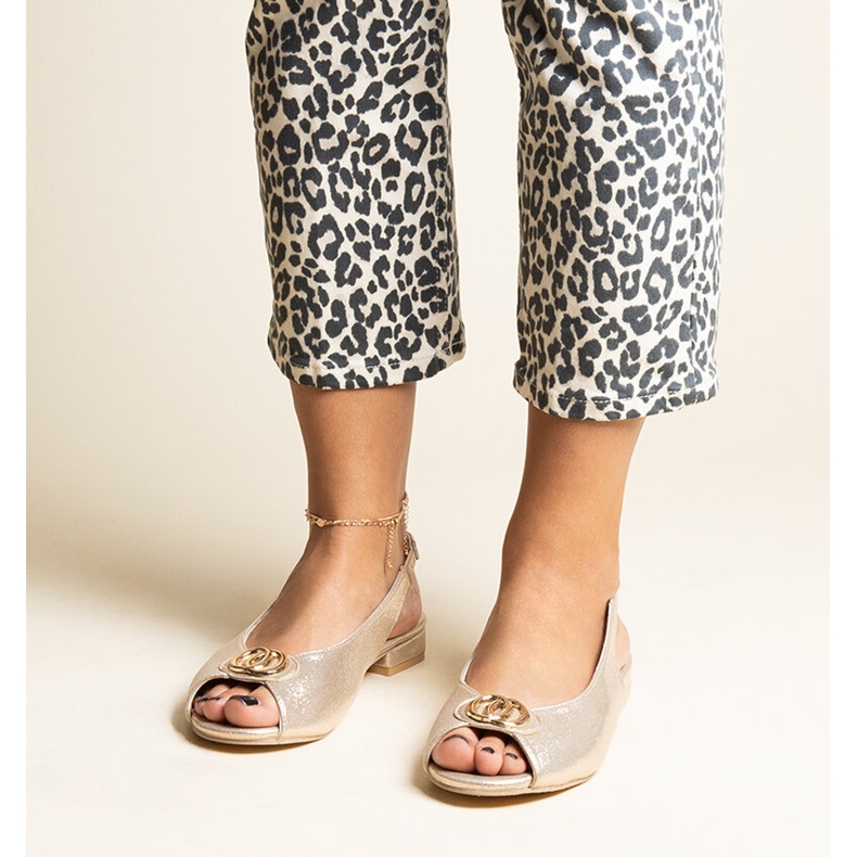 Sandalias sin cordones de tacón bajo Teyla doradas dorado 1