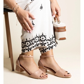 Sandalias de tacón Kinsela clásicas beige oscuro 1 Sandalias de tacón Kinsela clásicas beige oscuro 1