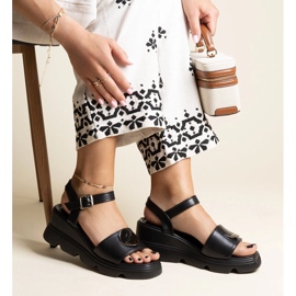 Sandalias de cuña negras confeccionadas en ecopiel Maddison negro 1 Sandalias de cuña negras confeccionadas en ecopiel Maddison negro 1