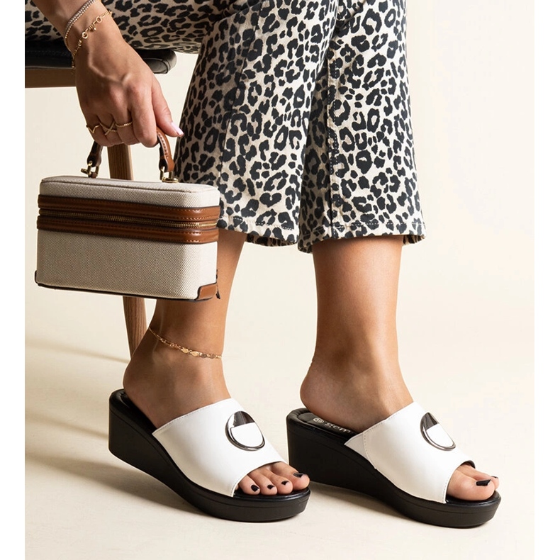 Mules de cuña blancos con hebilla Keirenh 1