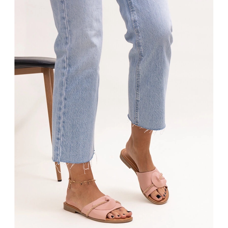 Gorros decorados con una tira con circonitas Amari rosado 1