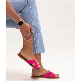 Gorros decorados con un cierre de circonita Salimba. rosa 1