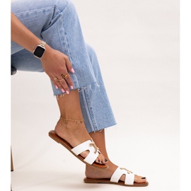 Chanclas blancas con hebilla Razanna blanco 1 Chanclas blancas con hebilla Razanna blanco 1