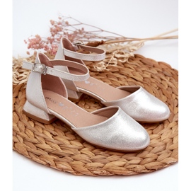 Sandalias Niña Nelly Plata Tacón Bajo Brillante 4