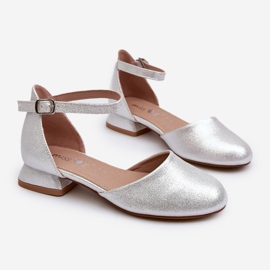 Sandalias Niña Nelly Plata Tacón Bajo Brillante 3