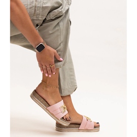 Chanclas rosas con hebilla brillante by Niamh rosado 2