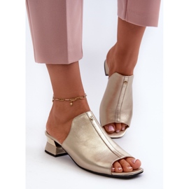 Elegantes Chanclas de Mujer Fabricadas en Piel Natural con Tacón Bajo Maciejka 06360-25 Dorado 4