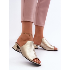 Elegantes Chanclas de Mujer Fabricadas en Piel Natural con Tacón Bajo Maciejka 06360-25 Dorado 3