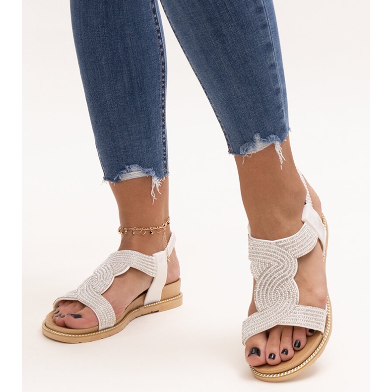 Sandalias blancas decoradas con circonitas Gairsa blanco 1