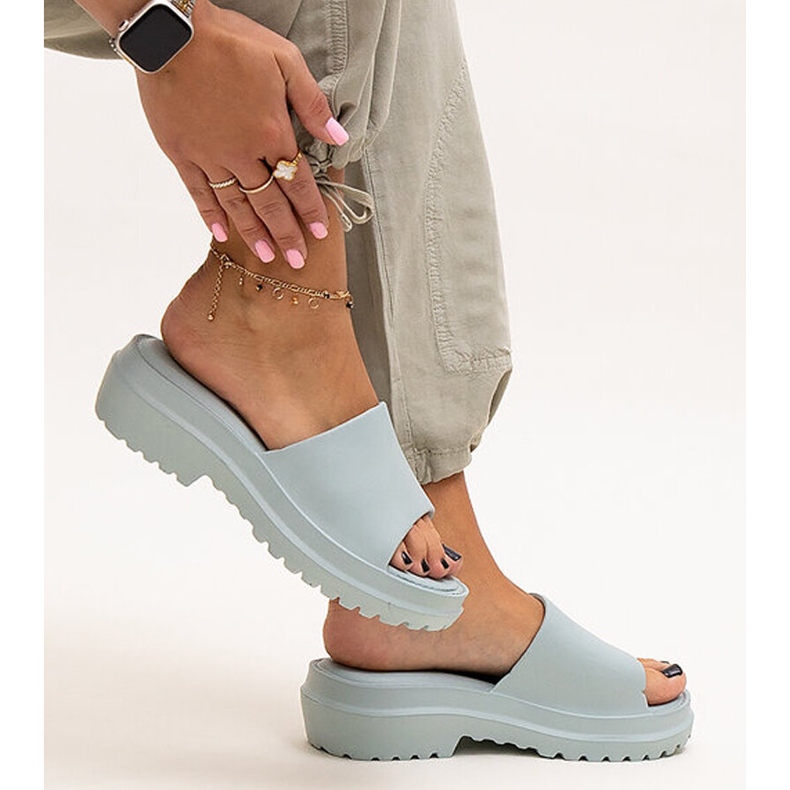 Chanclas color menta con suela gruesa de Soiza azul 1 Chanclas color menta con suela gruesa de Soiza azul 1