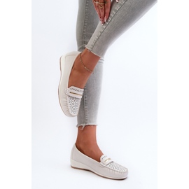 Mocasines de mujer con estampado calado en piel ecológica, blanco polvoriento Nassnema 6