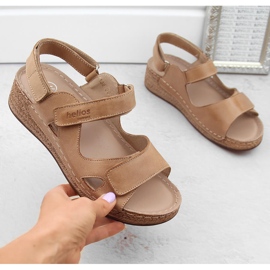 Sandalias cuña mujer piel cómodas beige Helios 138.07 1