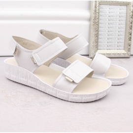Sandalias mujer cómodas de piel con velcro, blanco Helios 136.188 2