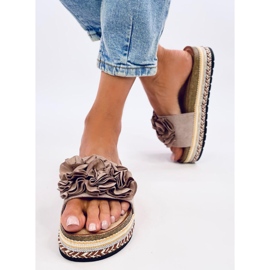 Chanclas Raven Beige con suela gruesa y colorida 2