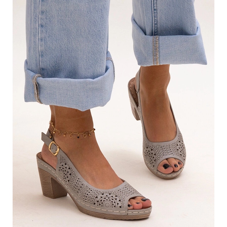 Evento Sandalias de tacón caladas grises de Riessen 1