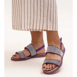 Sandalias moradas decoradas con circonitas Carvalia violeta 1