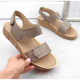 Sandalias capuchino mujer cómodas piel velcro Helios 136.42.020 beige 1