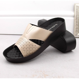 Chanclas de mujer beige brillantes con goma elástica Sabatina 2318-4 3