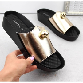 Chanclas de mujer doradas metalizadas Sabatina 2318-1 dorado 1 Chanclas de mujer doradas metalizadas Sabatina 2318-1 dorado 1