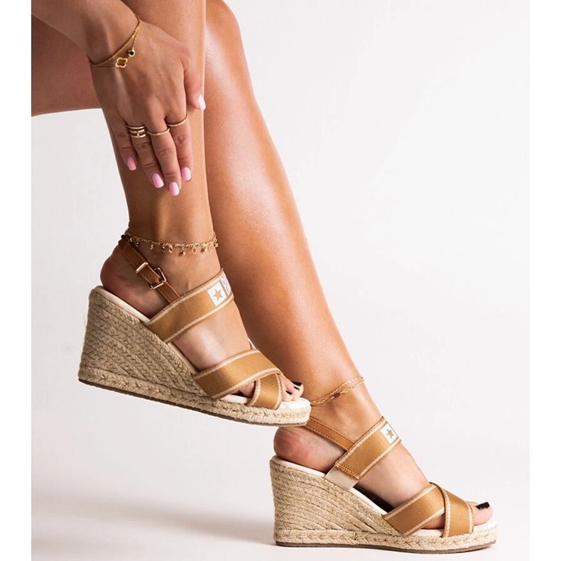 Sandalias cuña beige Big Star LL274883 2