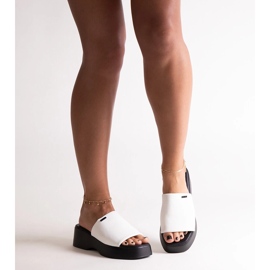 Chanclas blancas en la plataforma Big Star NN274022 blanco 2