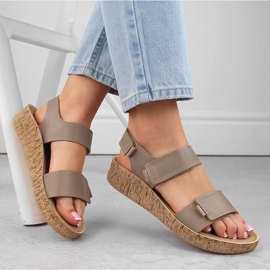 Sandalias capuchino mujer cómodas piel velcro Helios 136.42.020 beige 4