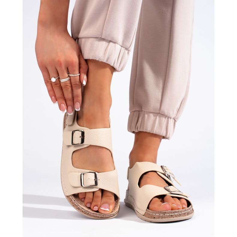 Sandalias mujer cómodas beige con hebillas 1