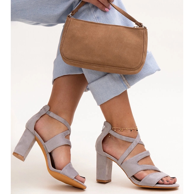 Sandalias grises de tacón con plantilla de piel Yanick 1