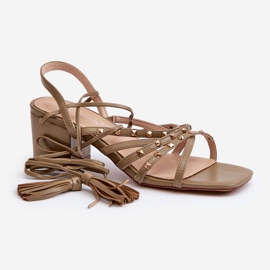 Sandalias de tacón bajo atadas decoradas con tachuelas, verde Chrisele 2